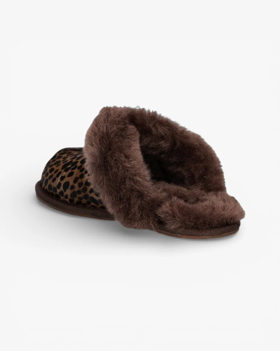 UGG Scuffette Caspian Slipper Burnt Cedar - Image 3