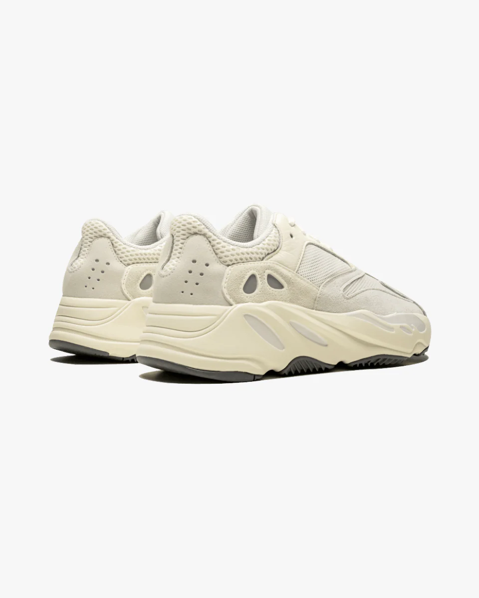 Yeezy Boost 700 Analog - Image 3